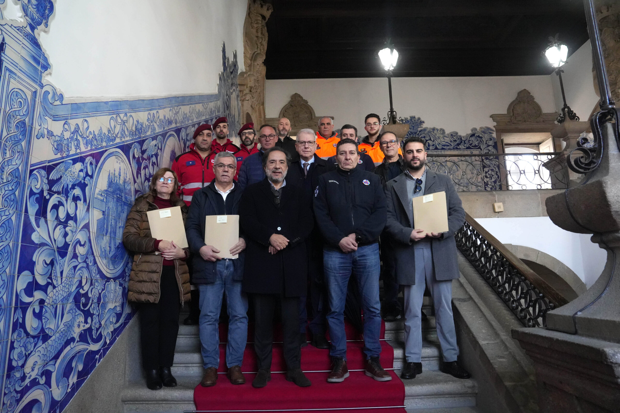 Câmara de Braga entrega cartões-refeição aos voluntários de proteção e socorro