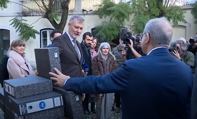 Presidenciais. Gouveia e Melo entrega “mais de 10 000 assinaturas”