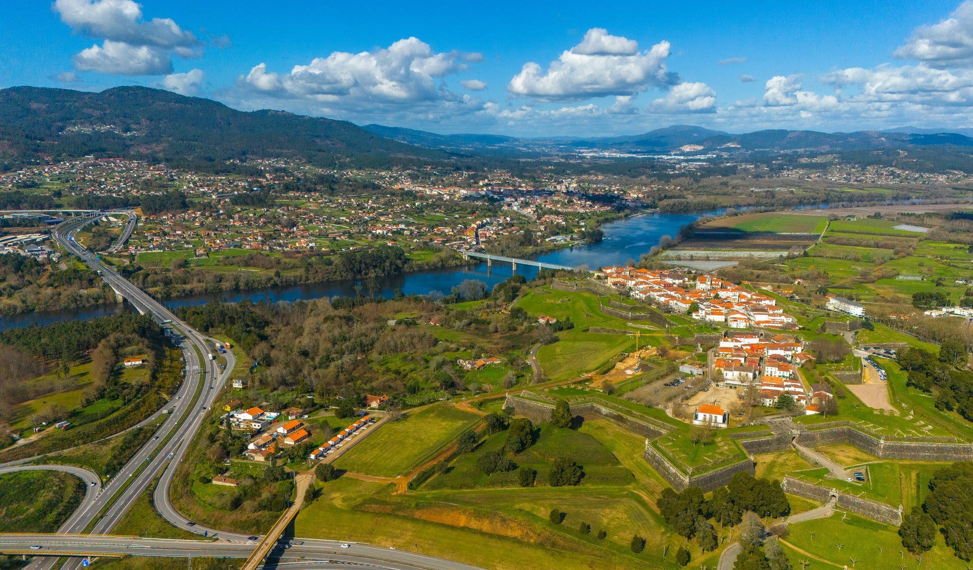 Eurocidade Tui Valença lança calendário solidário 2026