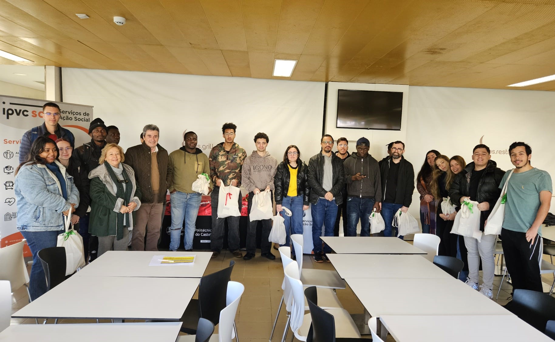 Politécnico de Viana oferece cabazes de Natal a estudantes internacionais em mobilidade
