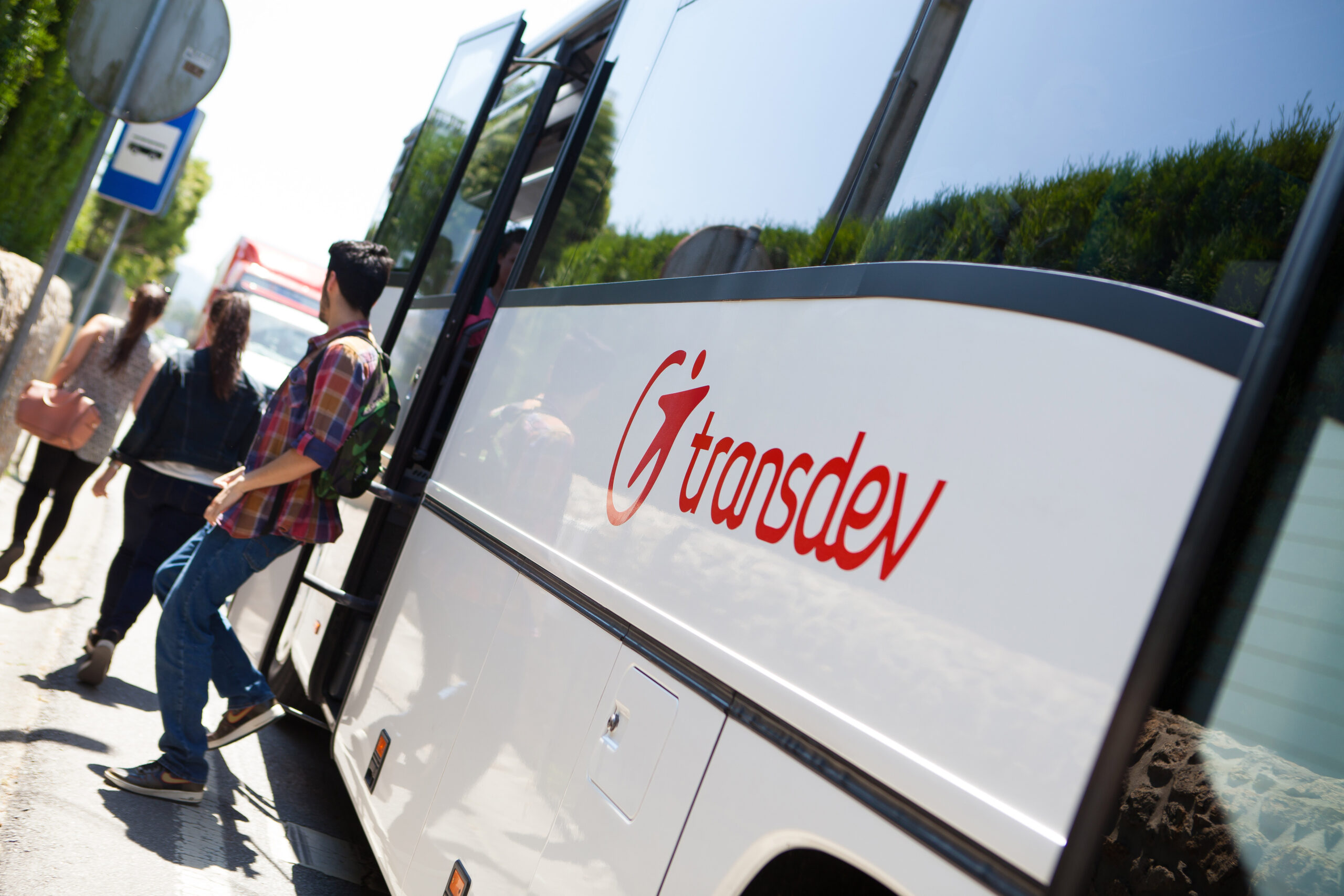Transdev e sindicatos acordam com realização do transporte escolar na greve geral