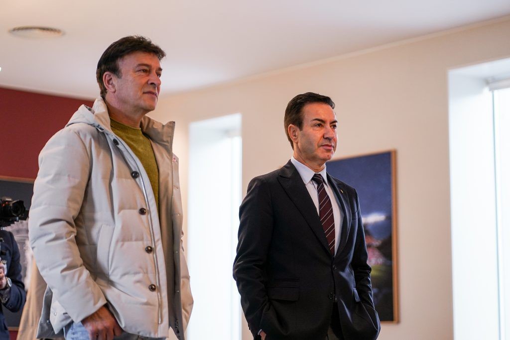 Tony Carreira compõe Hino de Natal do SC Braga para ajudar crianças com menos recursos