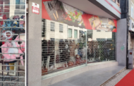 Ataque destrói montra de loja no centro de Famalicão
