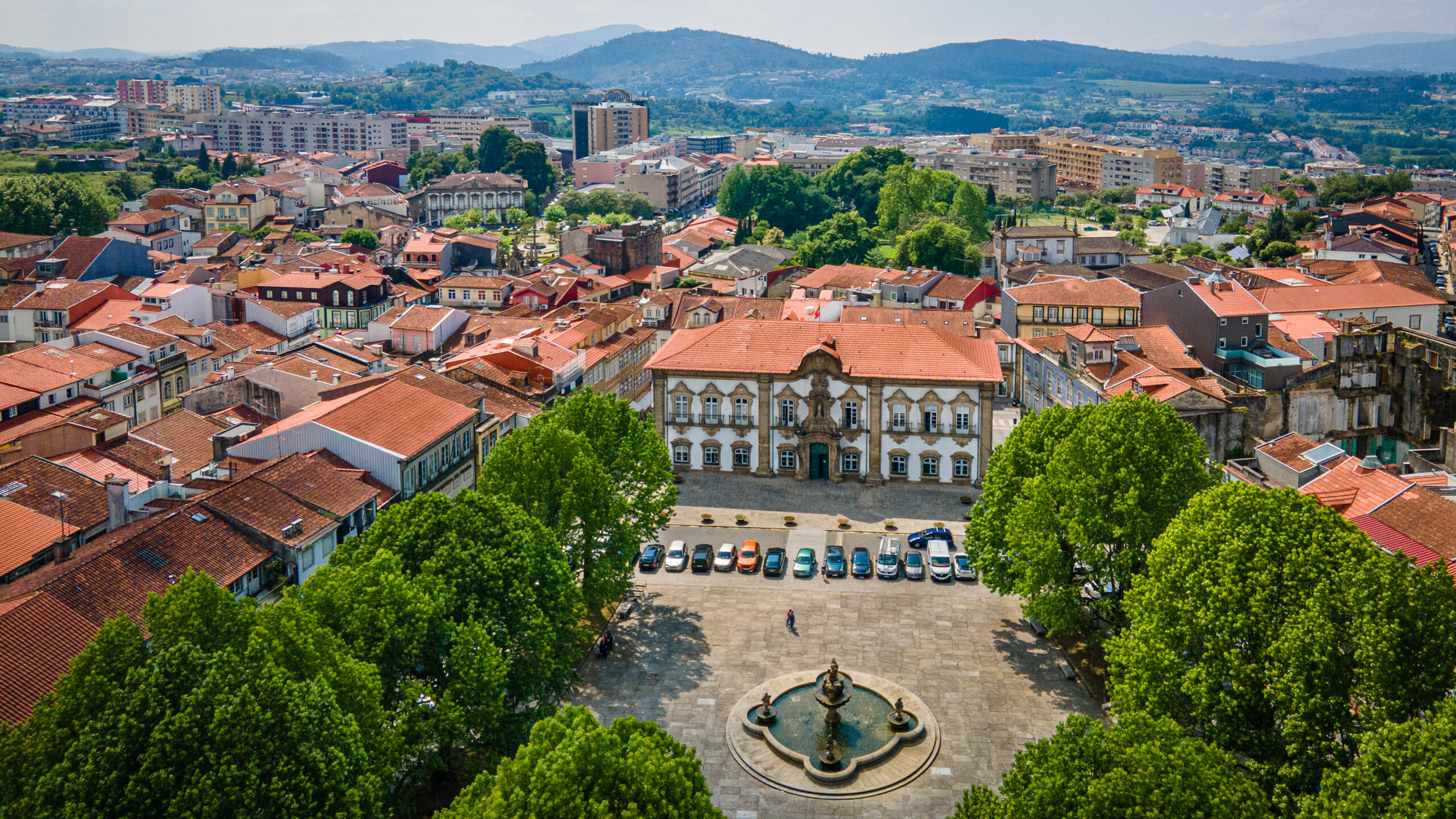 Autarca de Braga reúne com oposição para concertar delegação de competências