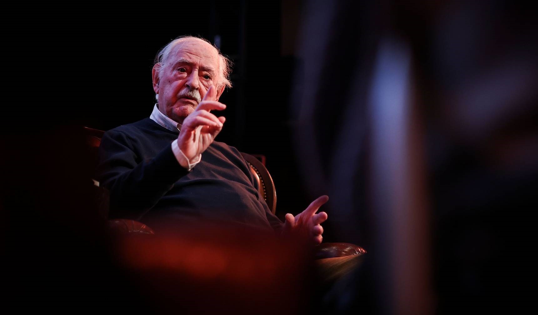 Ruy de Carvalho sofre enfarte e é internado