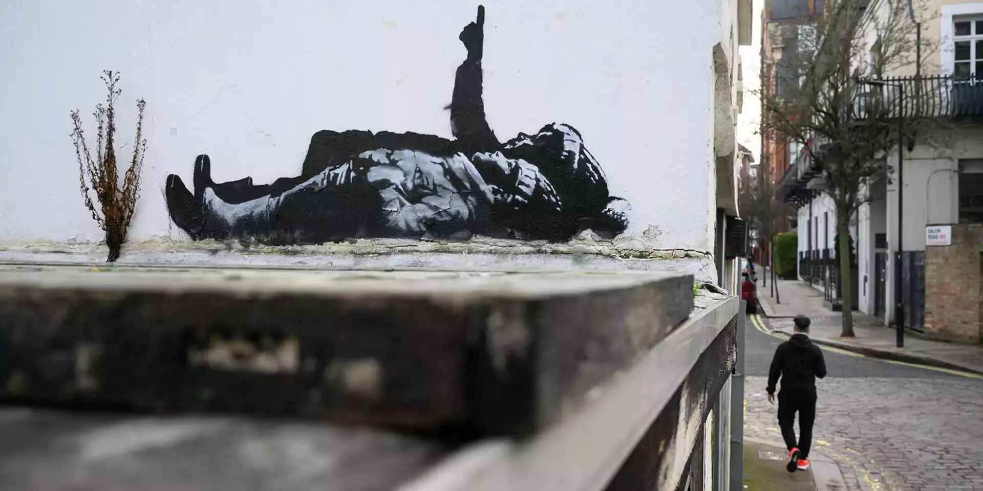 Banksy retrata crianças sem-abrigo em novo mural