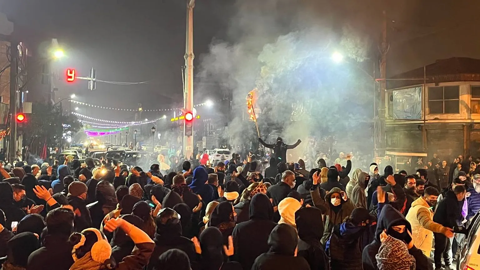 Aumenta a tensão entre EUA e Irão. Mais de 460 mortos nos protestos