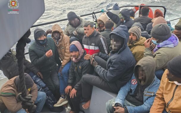 Polícia Marítima resgata 32 migrantes junto a Gavdos, Grécia (c/vídeo)