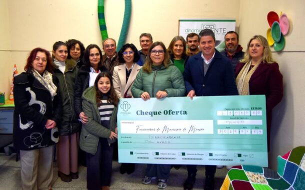 Funcionários da Câmara de Monção entregam donativo solidário à associação Dinamicamente