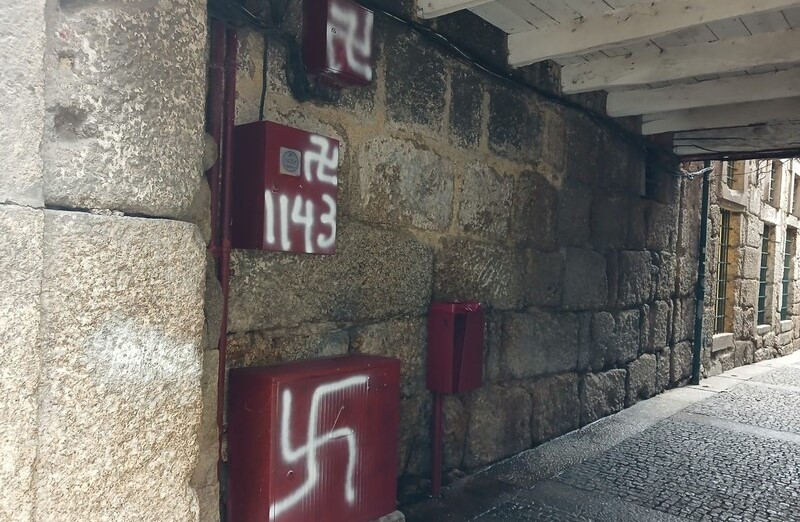 Pichagens neonazis regressam a Guimarães