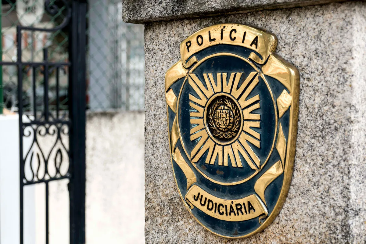 PJ de Braga detém mulher suspeita de burla de 100 mil euro