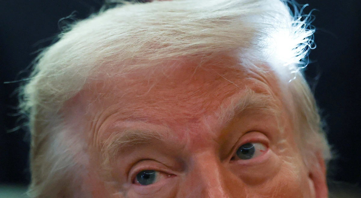 Documentos do FBI sobre Epstein contêm denúncia contra Trump por abuso de menor
