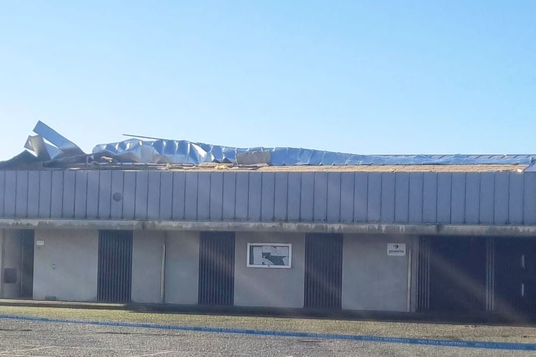 Caminha. Vento forte destelhou lota de Âncora
