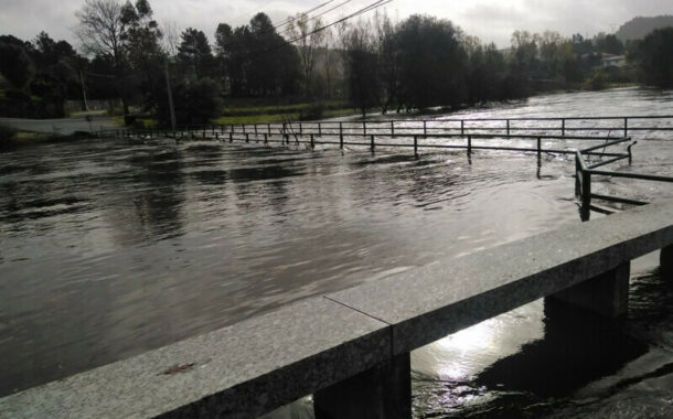 Mau tempo. Pontes em Guimarães cortadas ao trânsito devido ao aumento do caudal do Ave
