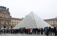 Nove pessoas detidas por suspeita de fraude de bilhetes no Louvre