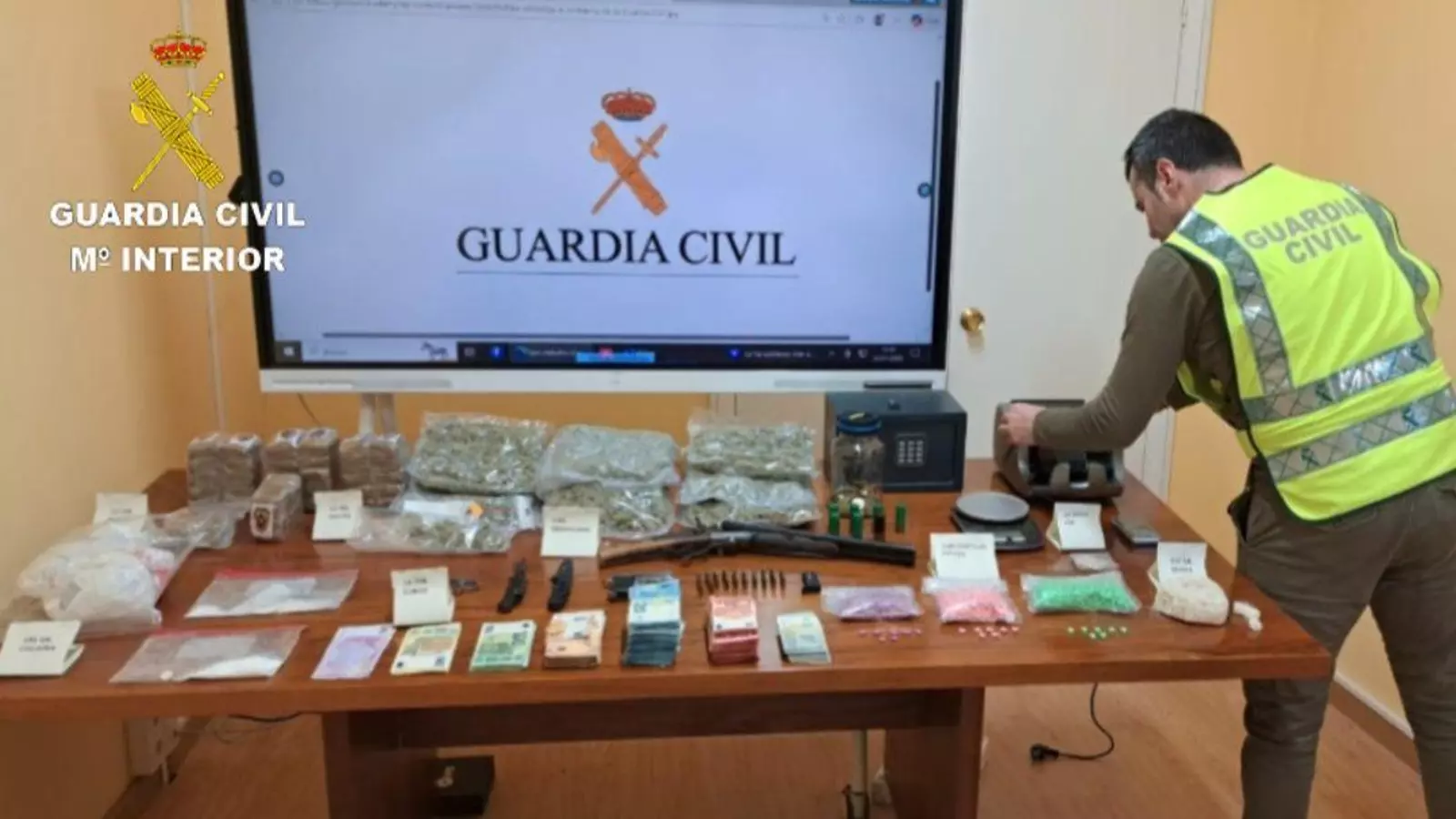 Dois jovens portugueses detidos por tráfico de droga na Galiza