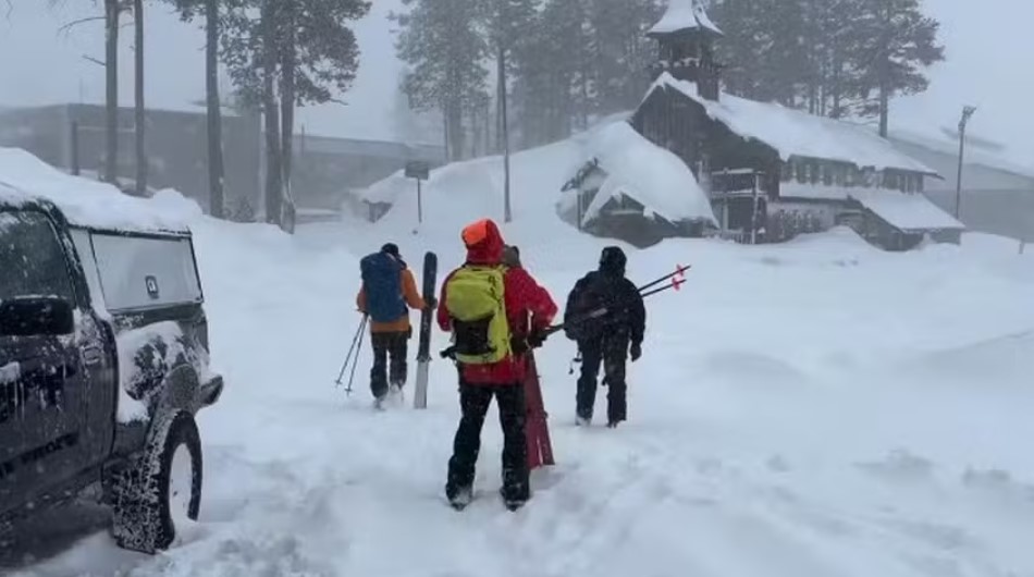 Avalanche na Califórnia faz oito esquiadores mortos e um desaparecido