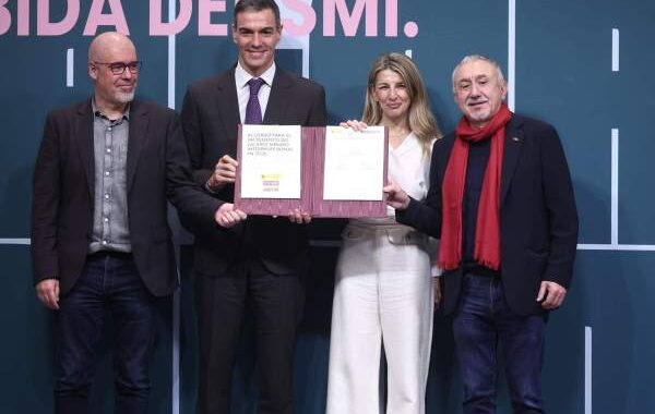 Espanha sobe salário mínimo para 1.221 euros