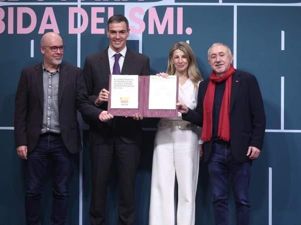 Espanha sobe salário mínimo para 1.221 euros