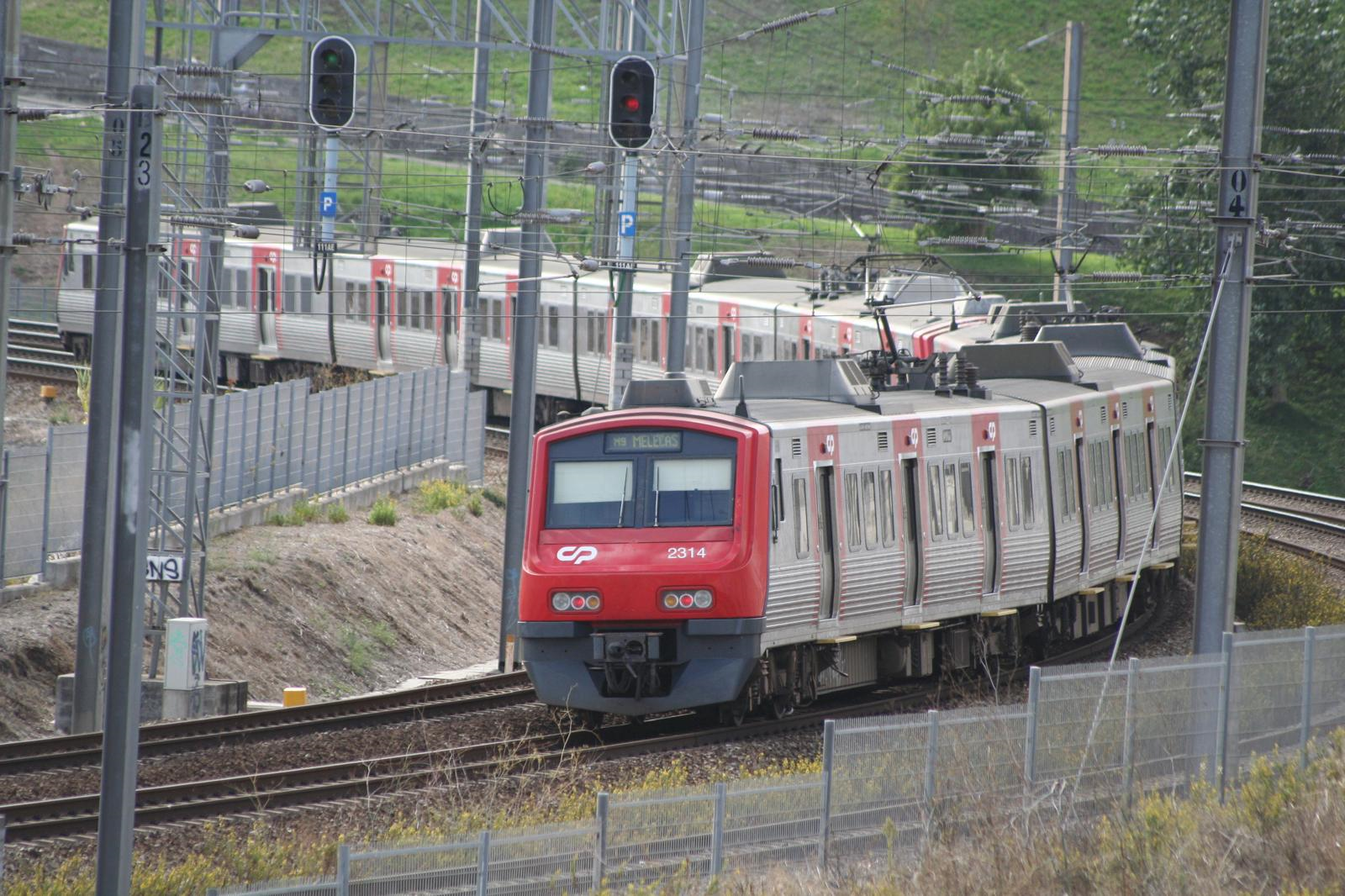 Linha do Norte continua suspensa entre Porto e Lisboa
