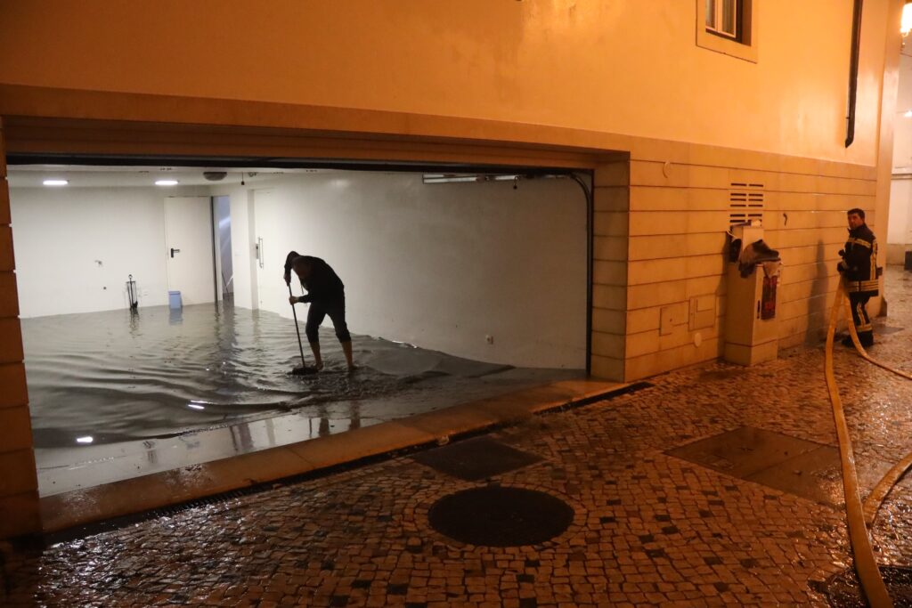 Viana recolhe materiais de construção para apoiar populações no centro do país
