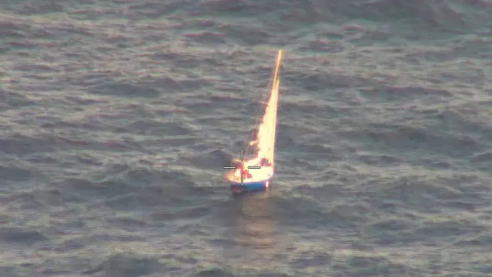 Velejador à deriva há 12 dias no Mediterrâneo detetado pela Força Aérea