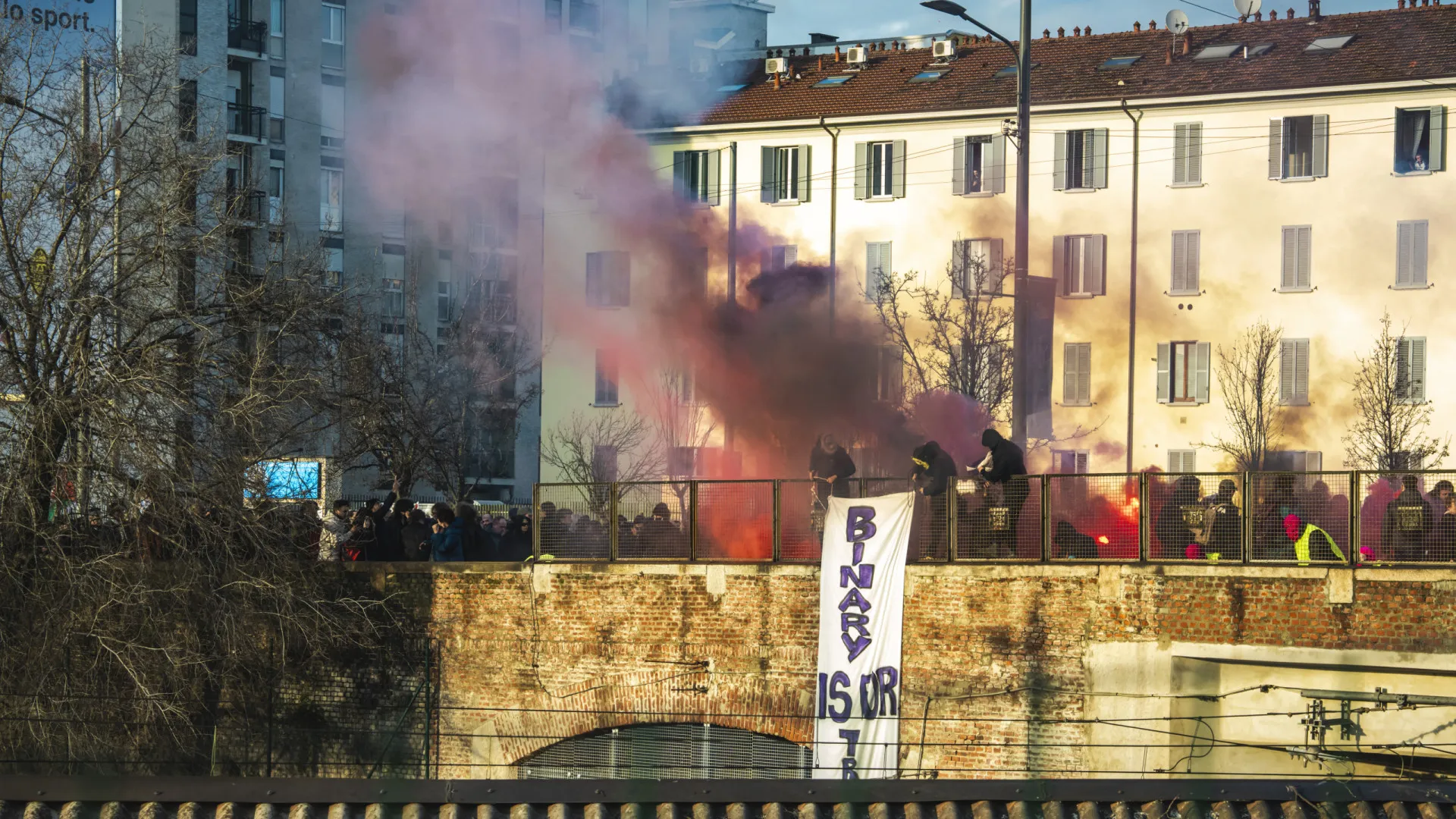 Protesto em Milão contra Jogos de Inverno termina com confronto e detidos