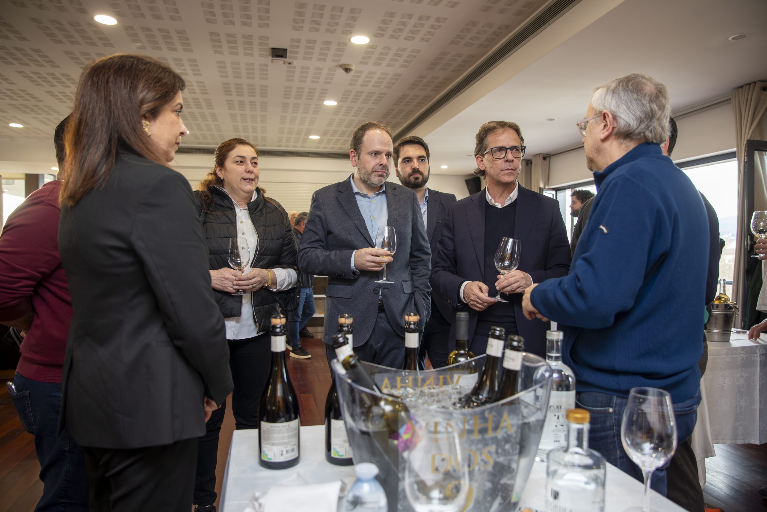 Câmara de Barcelos promove 1.º encontro entre produtores de vinho e restauração