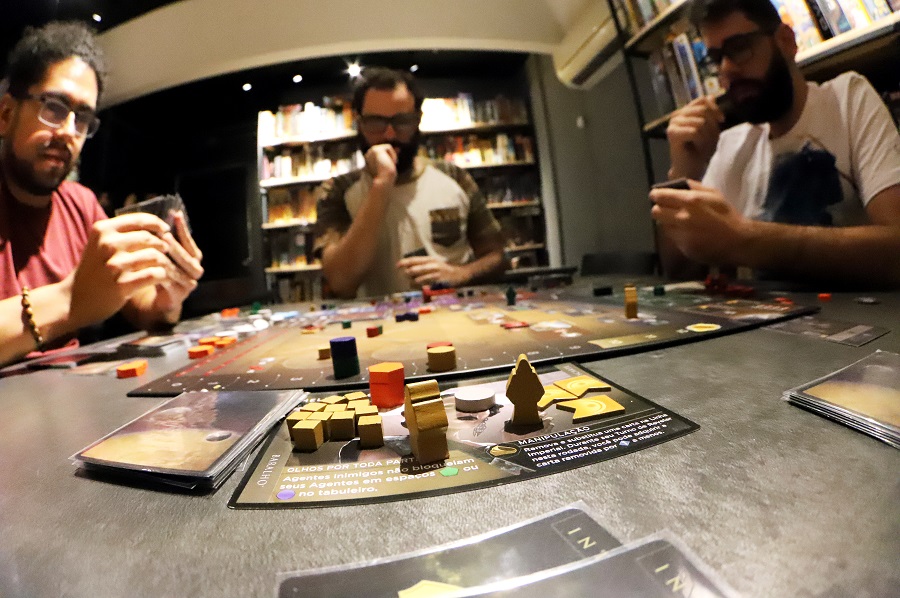 Biblioteca de Valença desafia jovens a trocar ecrãs por jogos de estratégia