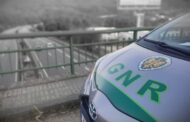 Andam a roubar colares de valor (à força) no Alto Minho