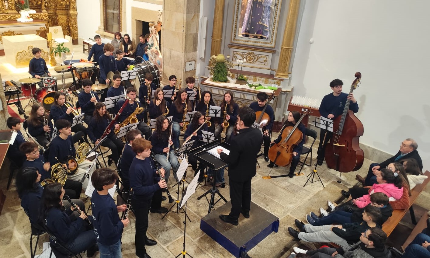 Banda Juvenil de Monção representa Portugal em concurso na Galiza