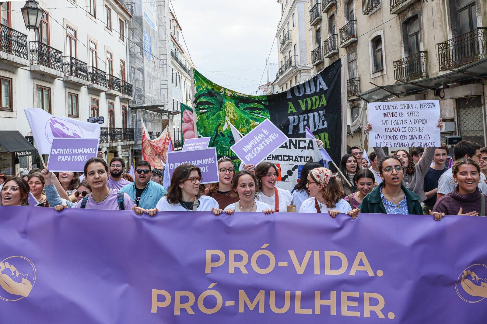 PSD, Chega e CDS-PP classificam como ‘ato terrorista’ ataque com cocktail molotov na Marcha pela Vida