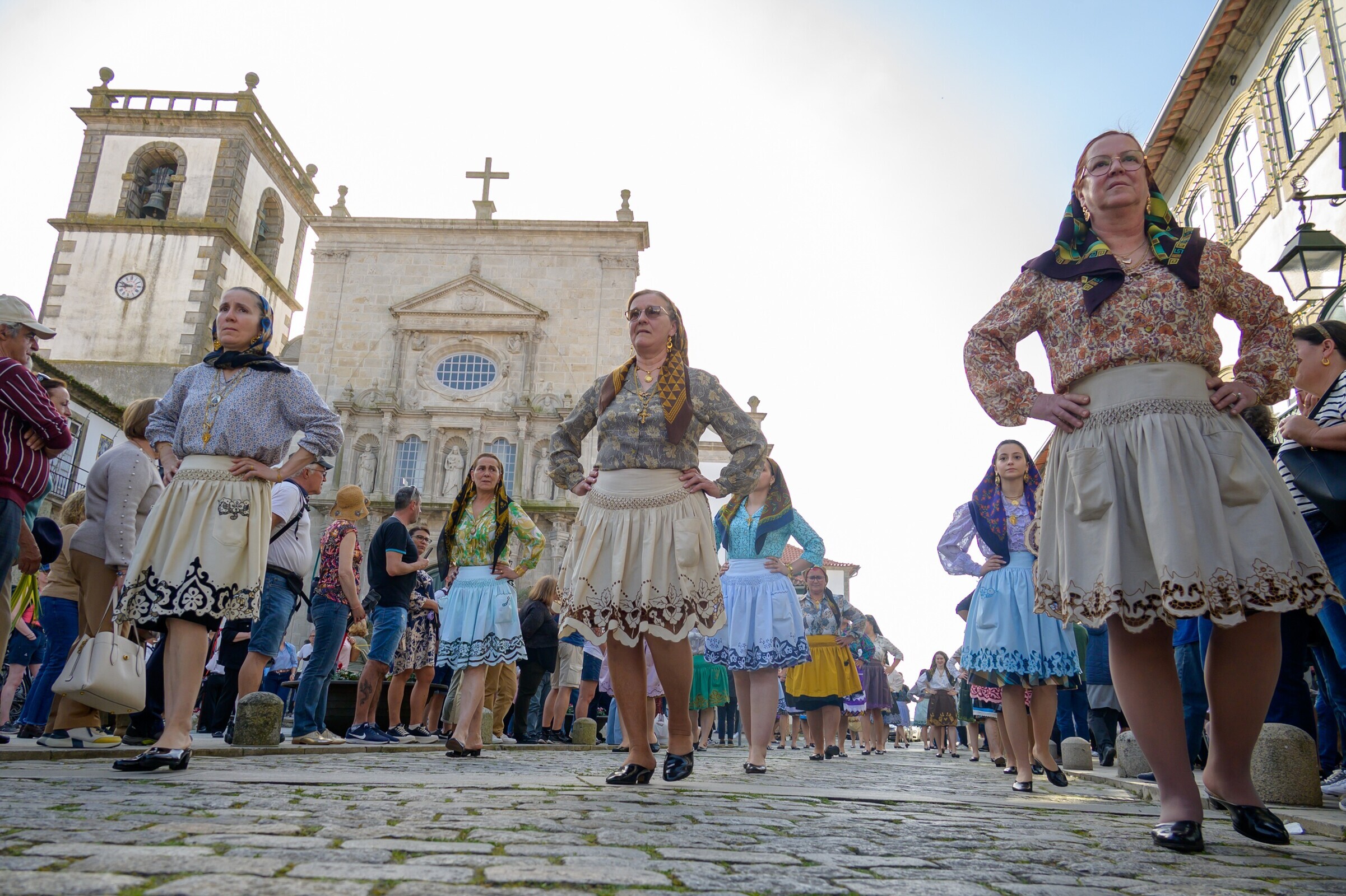 Mais de 200 mordomas integram Mordomia do Senhor dos Passos este sábado em Viana