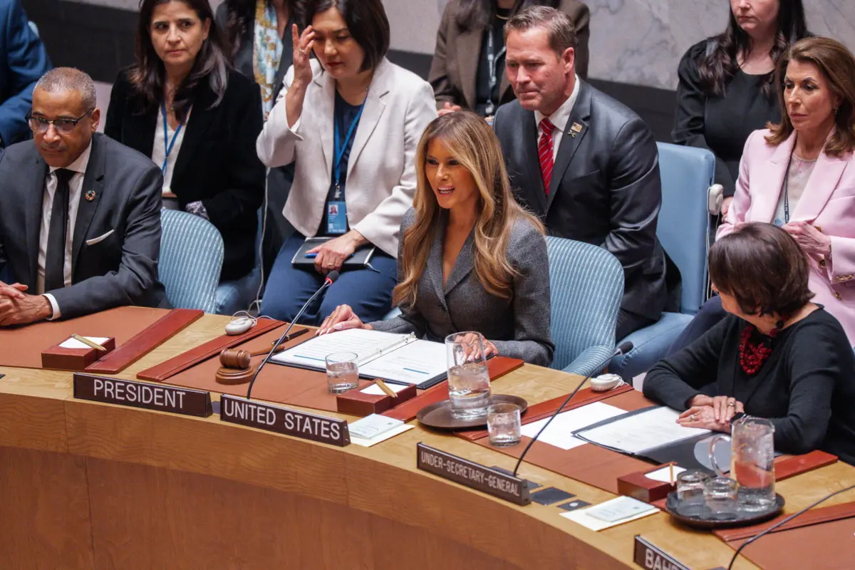 Melania Trump faz discurso inédito na ONU e defende “paz através da educação”