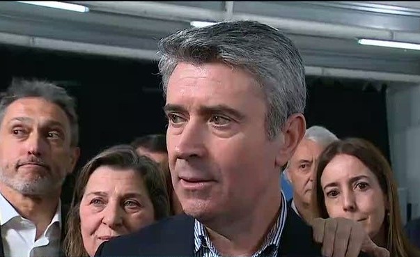 José Luís Carneiro exige em Braga que Montenegro explique “termos” da utilização da Base das Lajes