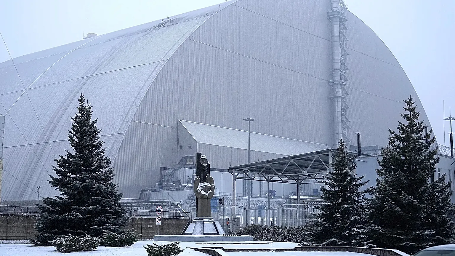 Chernobyl em risco de colapso “catastrófico” após ataque com drone russo, alerta Greenpeace