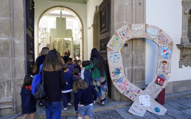 Cerca de 2100 crianças dão corpo a campanha de prevenção dos maus tratos na infância em Guimarães