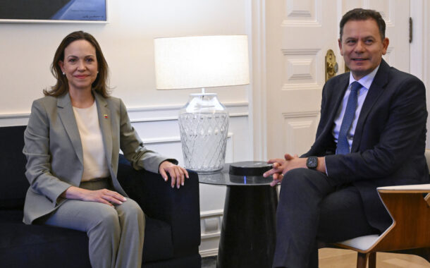 Corina teve “excelente e produtiva conversa” com Montenegro