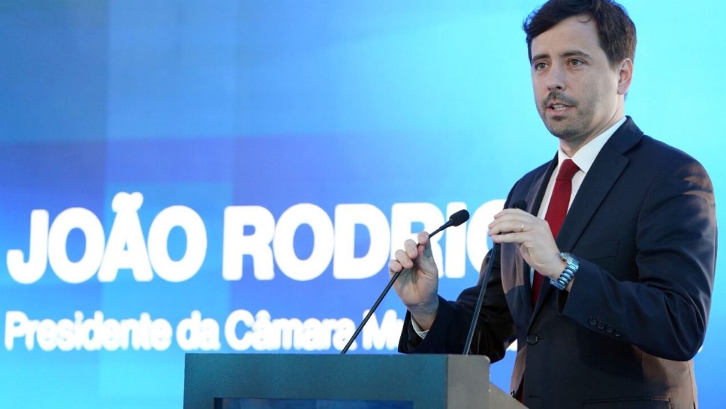 Presidente da Câmara de Braga acusa oposição de “criar ruído” em polémica sobre piscinas municipais