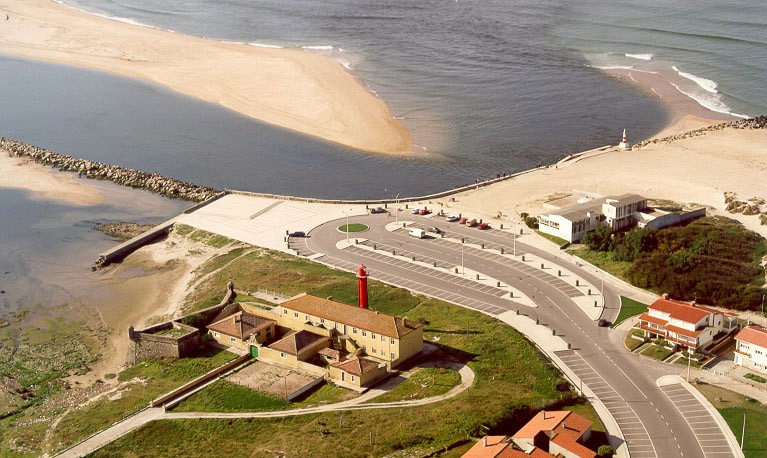 O secretário de Estado do Ambiente anuncia projeto de requalificação da barra de Esposende a “curto prazo”