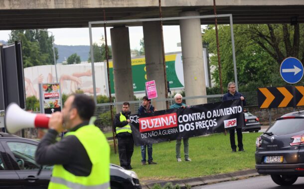 Apesar do cessar fogo, PCP ‘buzina’ em Braga contra guerra e aumento do preço dos combustíveis (c/vídeo)