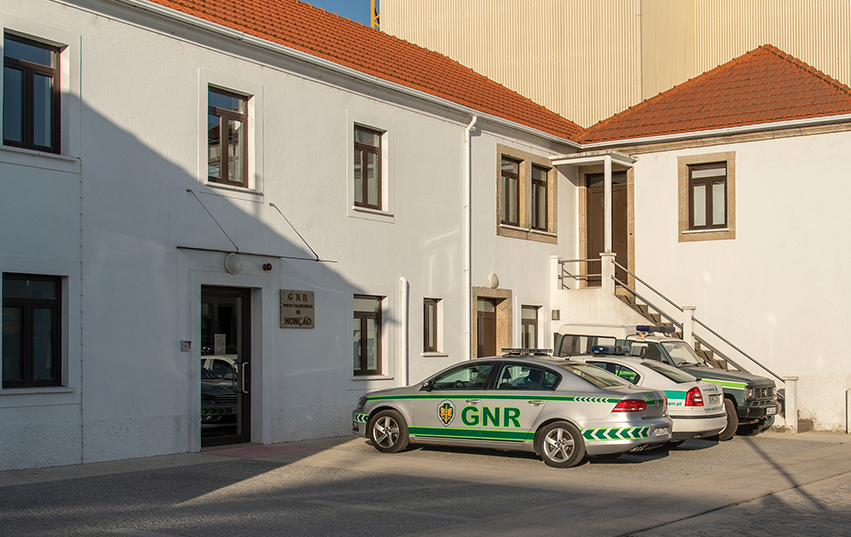 Homem de 88 anos assaltado e agredido dentro de casa em Monção