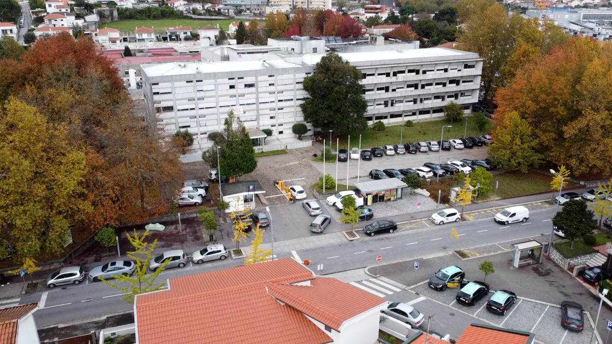 Satisfeito com nova ala no hospital, PS Famalicão lamenta falta de estacionamento para utentes e funcionários