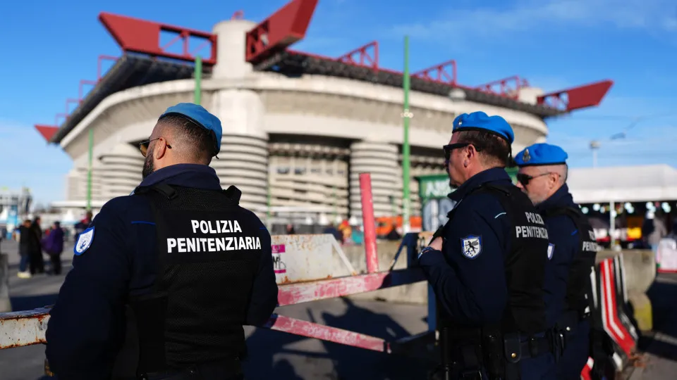 Jogadores do AC Milan e Inter investigados por favores sexuais