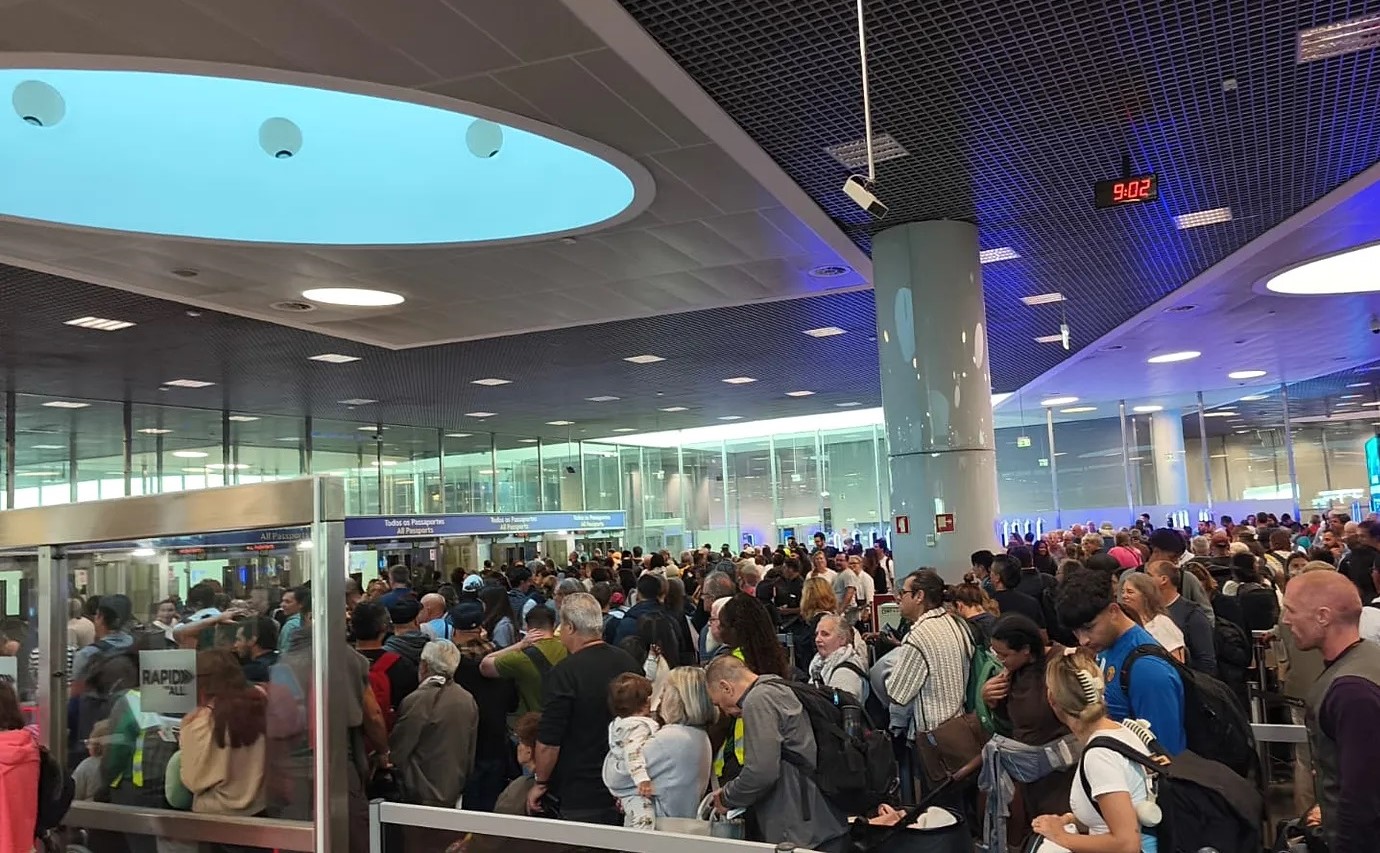 Montenegro admite suspender sistema de controlo de fronteiras