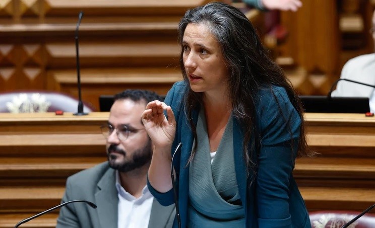 Esquerda critica trabalho social obrigatório. “Se há trabalho, contratem”