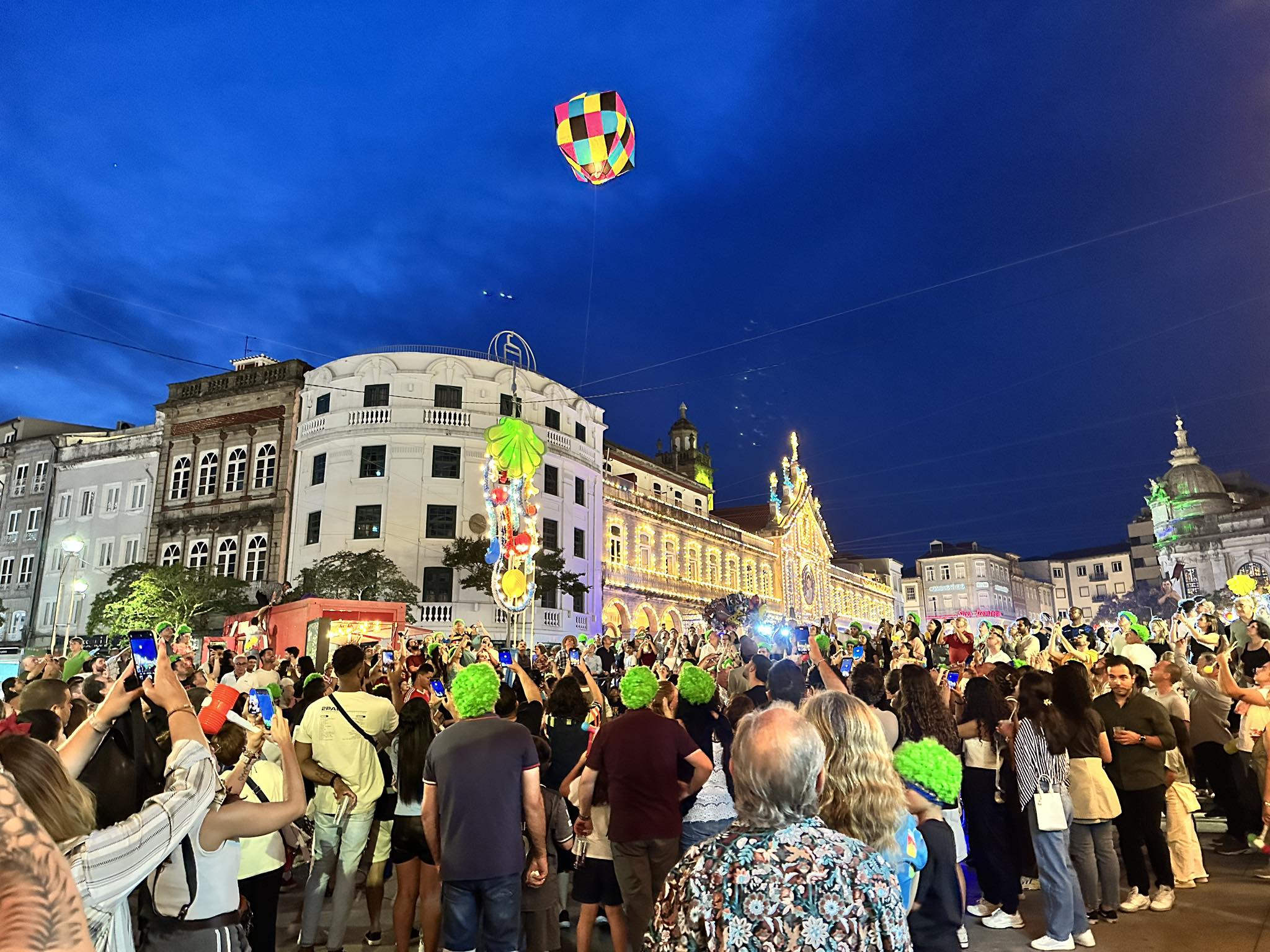 São João de Braga com Amigos de Sobreposta, Rosinha e Miguel Araújo no cartaz