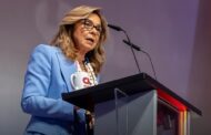 Ministra da saúde admite processar presidente da associação de médicos tarefeiros