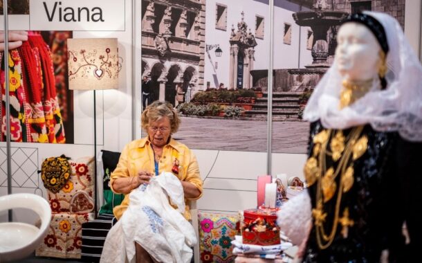 Conceição Pimenta mostra a Lisboa como se faz o Traje à Vianesa