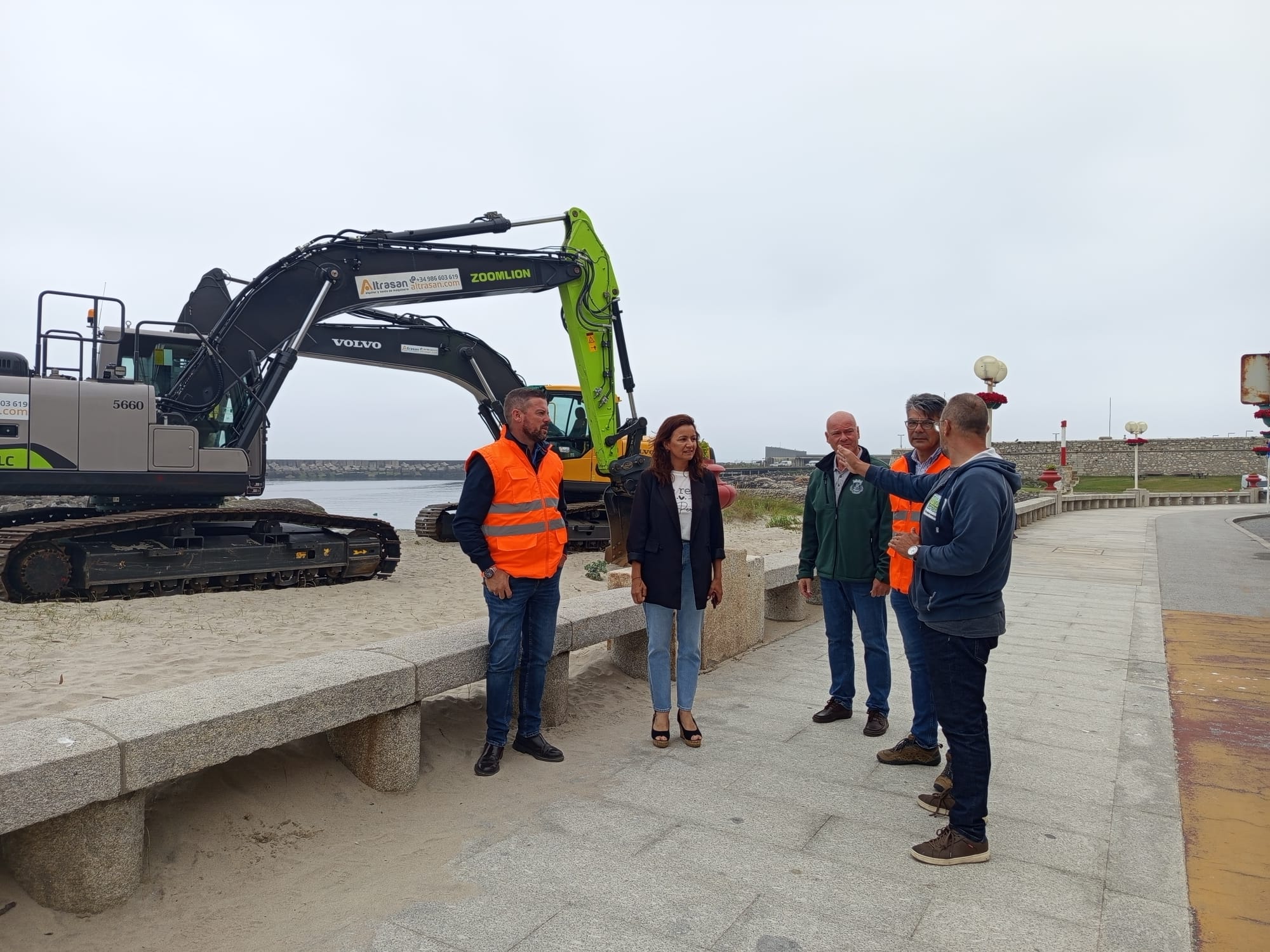 Câmara de Caminha retira areia da praia de Âncora para garantir segurança